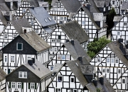 金年会全站-江南雨与北境雪，武切维奇的封神夜与周琦的倒戈风暴