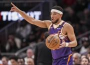 金年会官方网站-太阳惜败马刺，布克独得40分