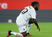 金年会网站-那不勒斯上演惊险逆转，斩获三分