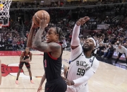 金年会平台-独行侠翻盘76人，伦纳德状态火热