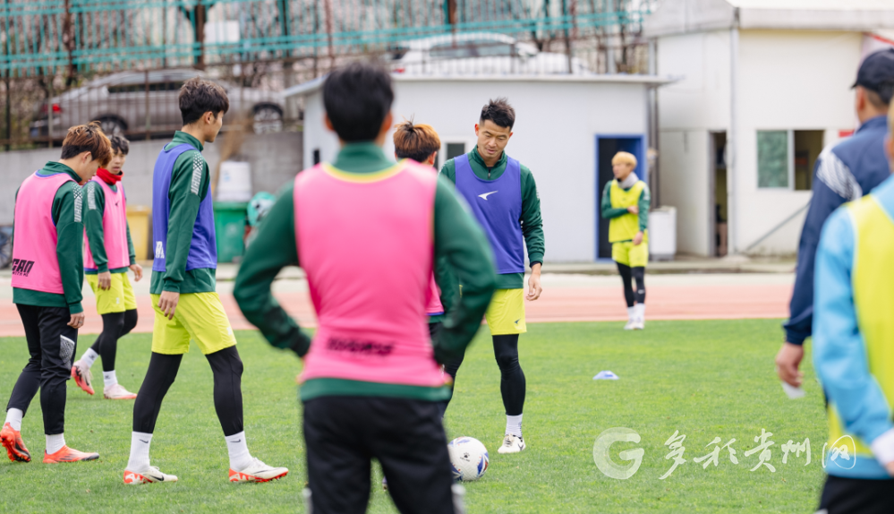 球队备战新赛季,积极备战提高竞技水平 球队备战新赛季,积极备战提高竞技水平