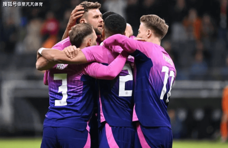 关于荷兰逆转北爱尔兰,卢克-德容建功的信息 关于荷兰逆转北爱尔兰,卢克-德容建功的信息