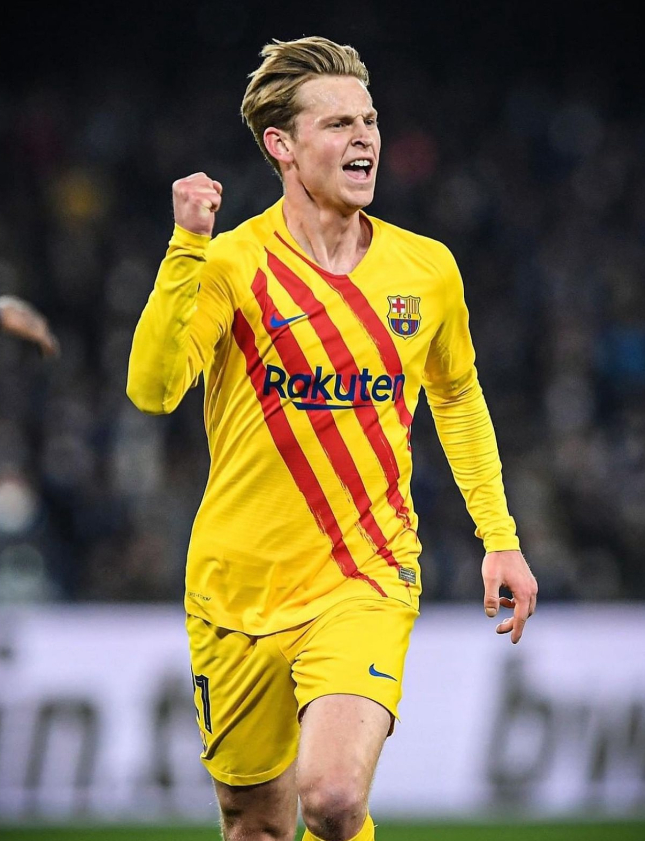 关于荷兰逆转北爱尔兰,卢克-德容建功的信息 关于荷兰逆转北爱尔兰,卢克-德容建功的信息