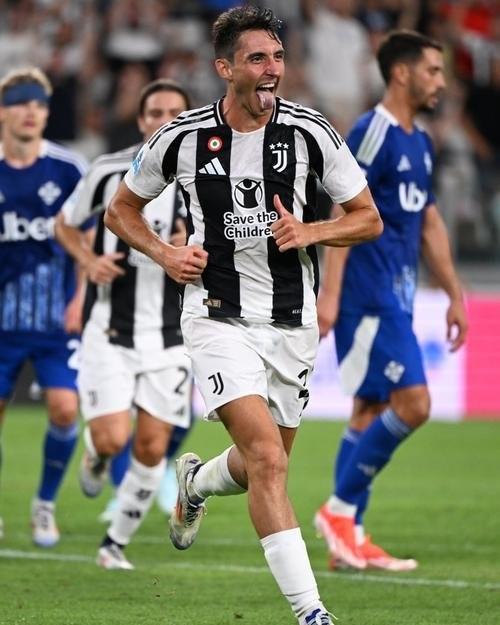 尤文图斯签下巴西中场,加强阵容深度 尤文图斯签下巴西中场,加强阵容深度