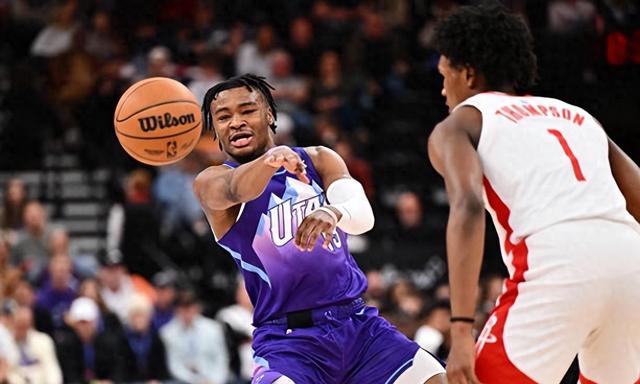 犹他爵士队新秀球员在比赛中表现出色 犹他爵士队新秀球员在比赛中表现出色