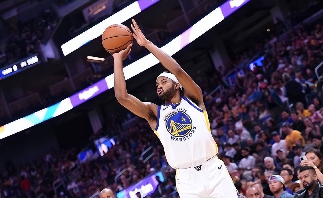 勇士队后卫球员成为比赛关键人物 勇士队后卫球员成为比赛关键人物