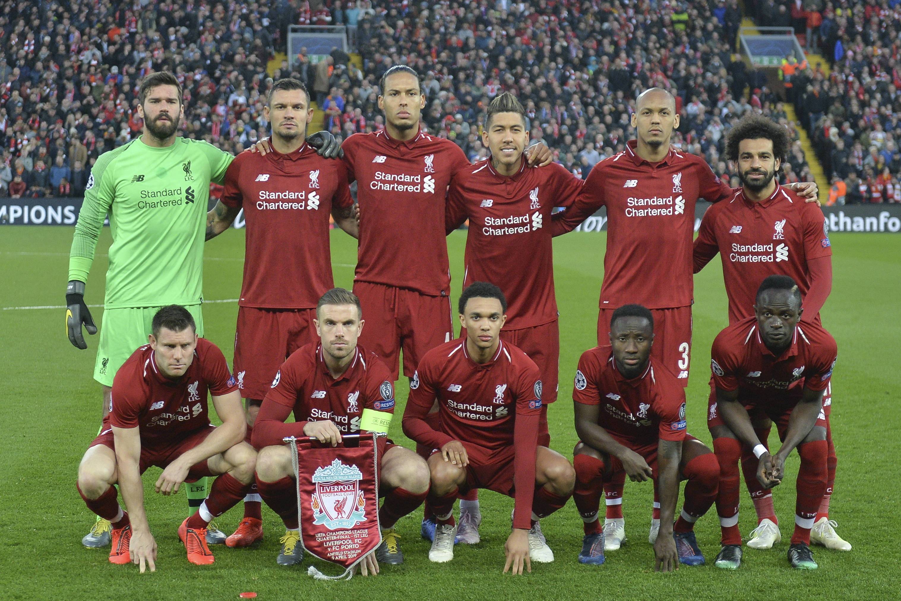 利物浦全队庆祝晋级,实力备受认可 利物浦全队庆祝晋级,实力备受认可