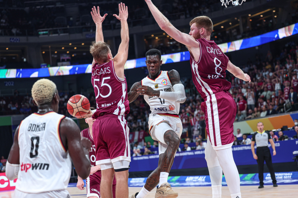 拉脱维亚队惊险晋级,杀进欧洲杯八强 拉脱维亚队惊险晋级,杀进欧洲杯八强