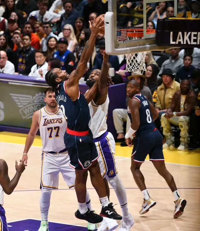 一场比赛中,球员发挥失常,影响球队战绩 一场比赛中,球员发挥失常,影响球队战绩