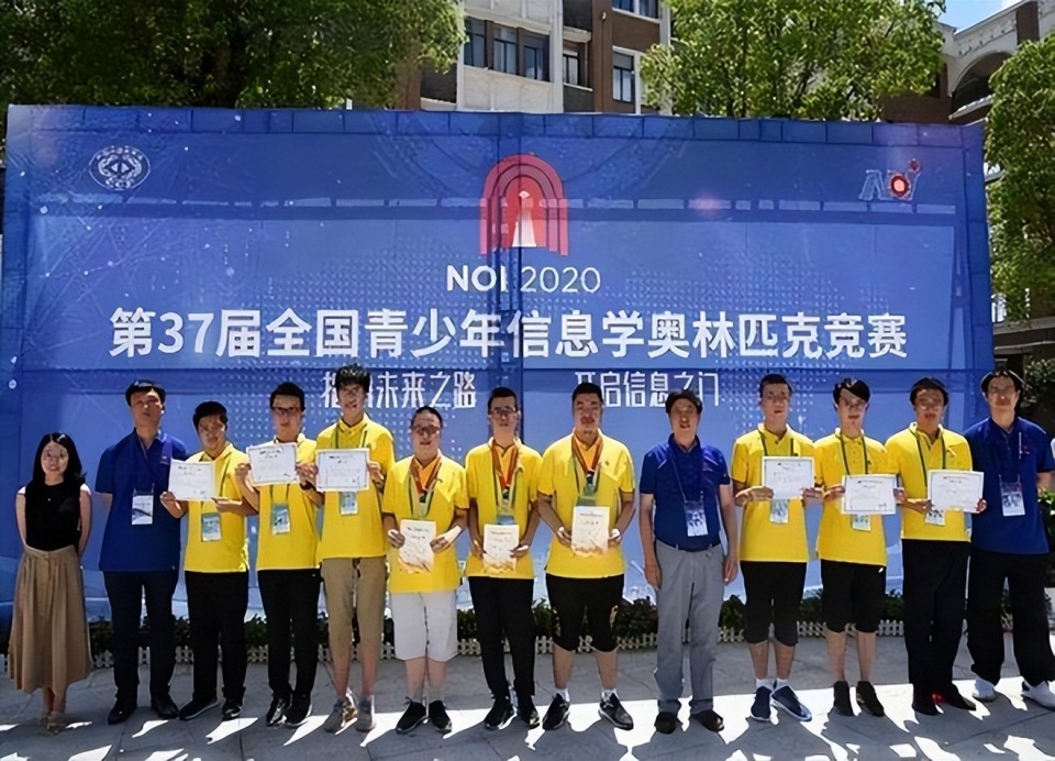 暂时领跑!强队表现抢眼,始终保持优势的简单介绍 暂时领跑!强队表现抢眼,始终保持优势的简单介绍