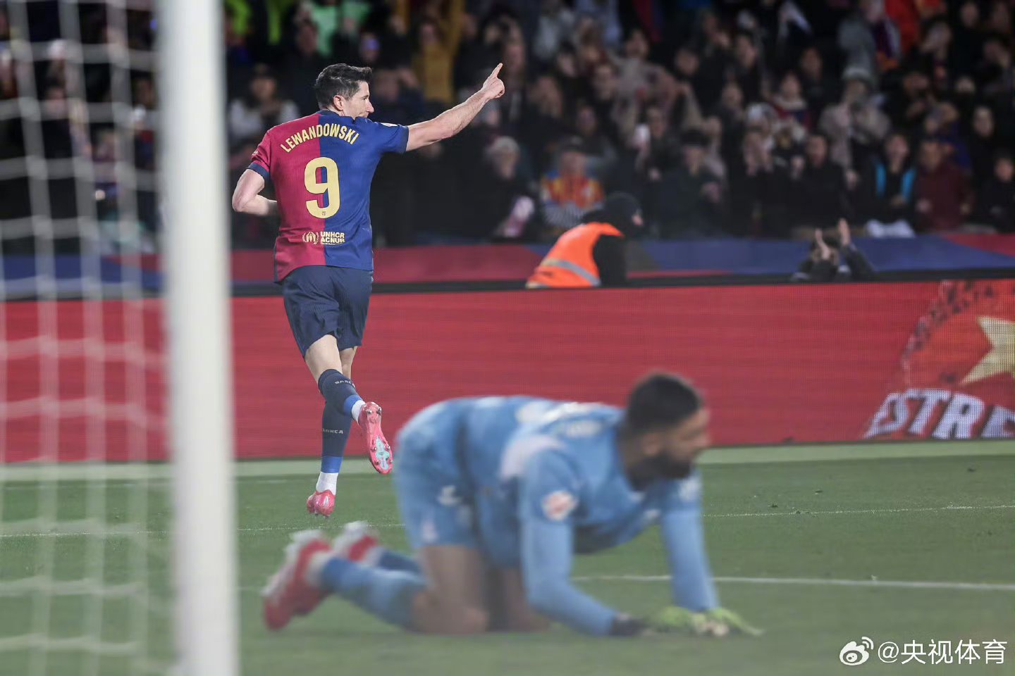 瓦伦西亚主场失利,球迷失望透顶 瓦伦西亚主场失利,球迷失望透顶