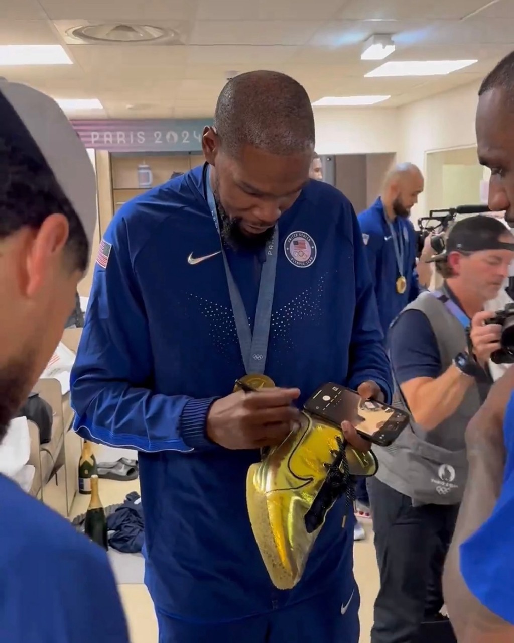 包含奥运会重磅对决:詹姆斯迎战杜兰特,赛后采访的词条 包含奥运会重磅对决:詹姆斯迎战杜兰特,赛后采访的词条