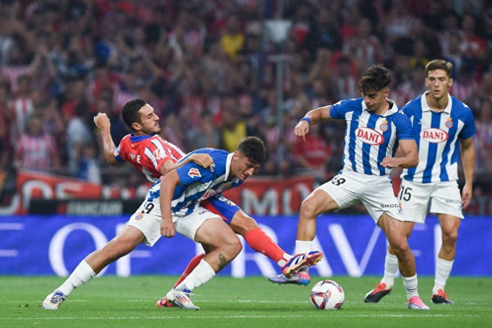 中超重磅对决:西班牙迎战巴萨,关键一战的简单介绍 中超重磅对决:西班牙迎战巴萨,关键一战的简单介绍