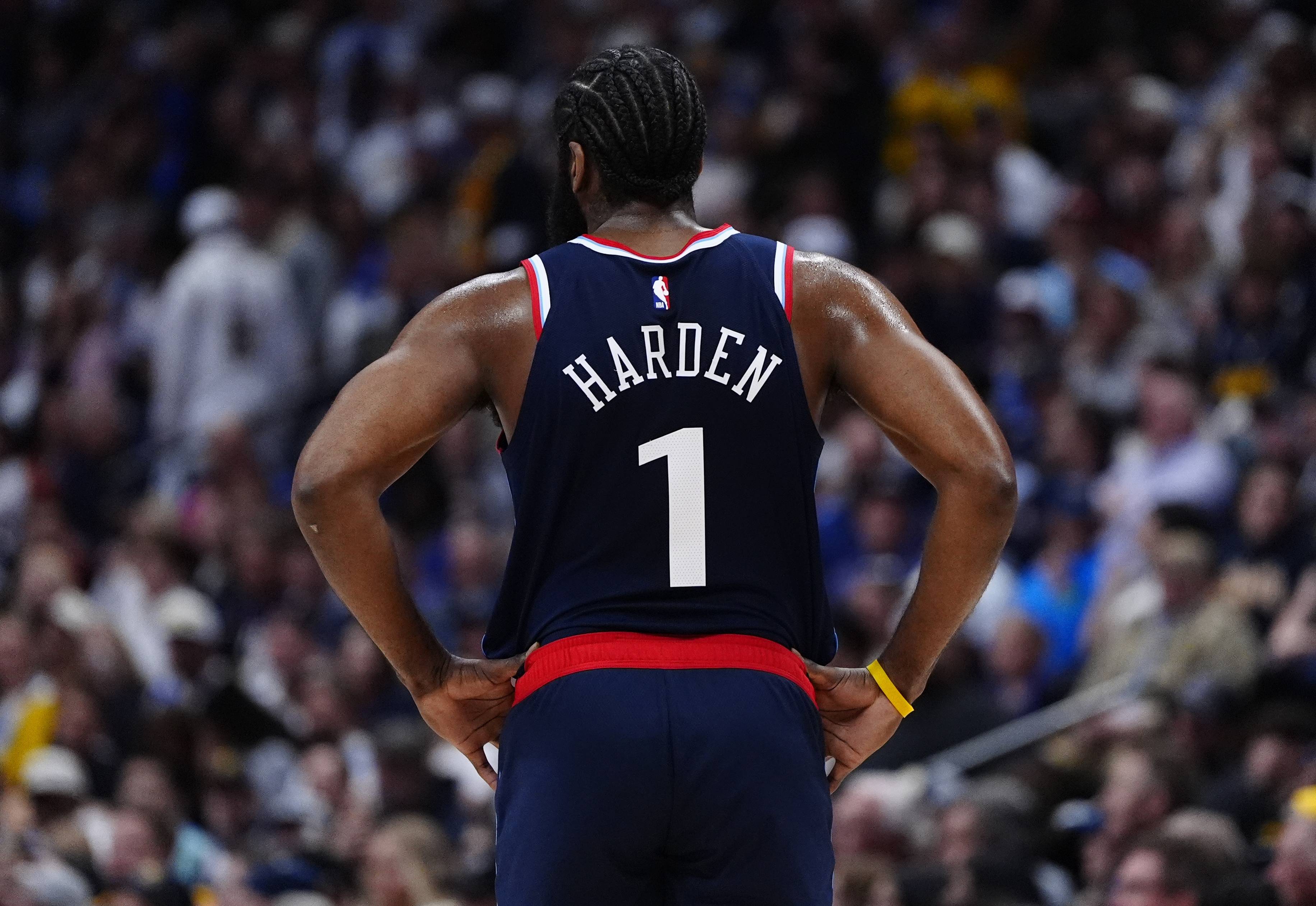 火箭负于猛龙,哈登表现疲软 火箭负于猛龙,哈登表现疲软