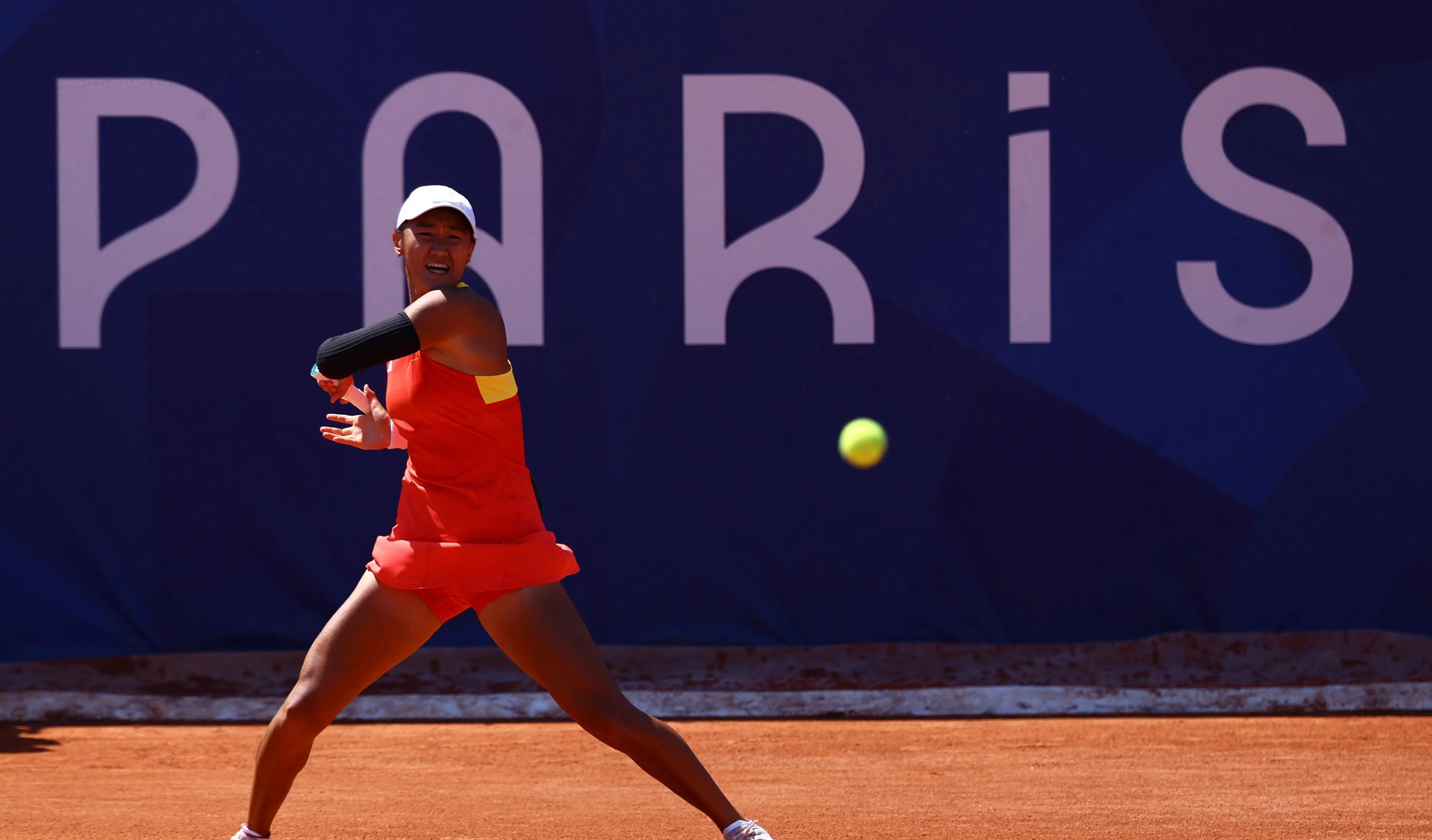 一场经典之战!网球点燃球迷热情 一场经典之战!网球点燃球迷热情