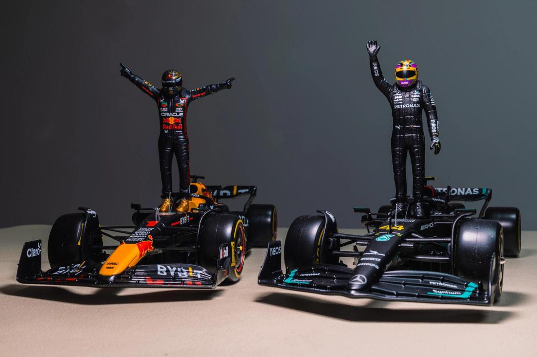 红牛车队鏖战威廉姆斯,拉塞尔高光表现 红牛车队鏖战威廉姆斯,拉塞尔高光表现