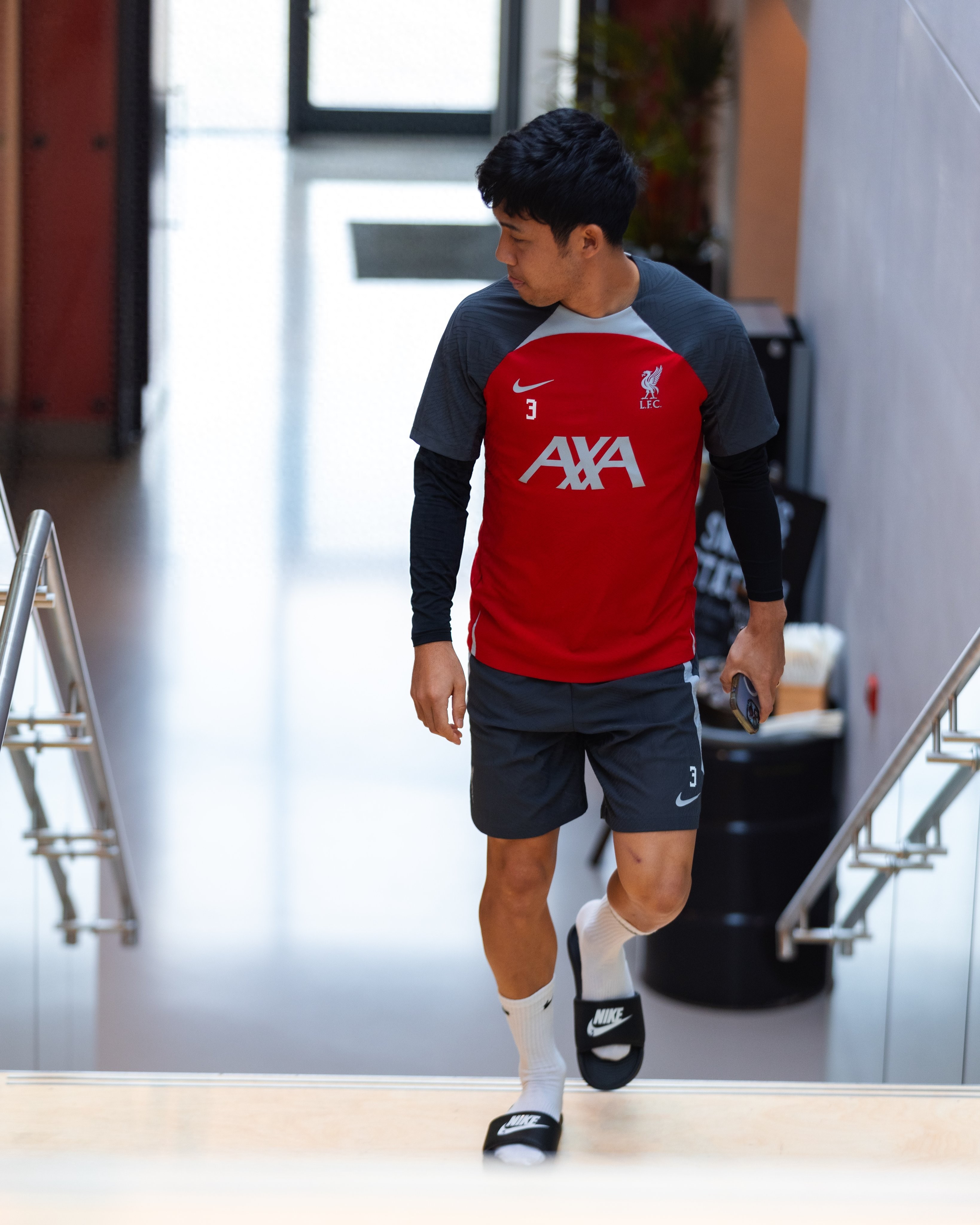 利物浦逆转日本,奥亚尔萨瓦尔惊艳四座 利物浦逆转日本,奥亚尔萨瓦尔惊艳四座